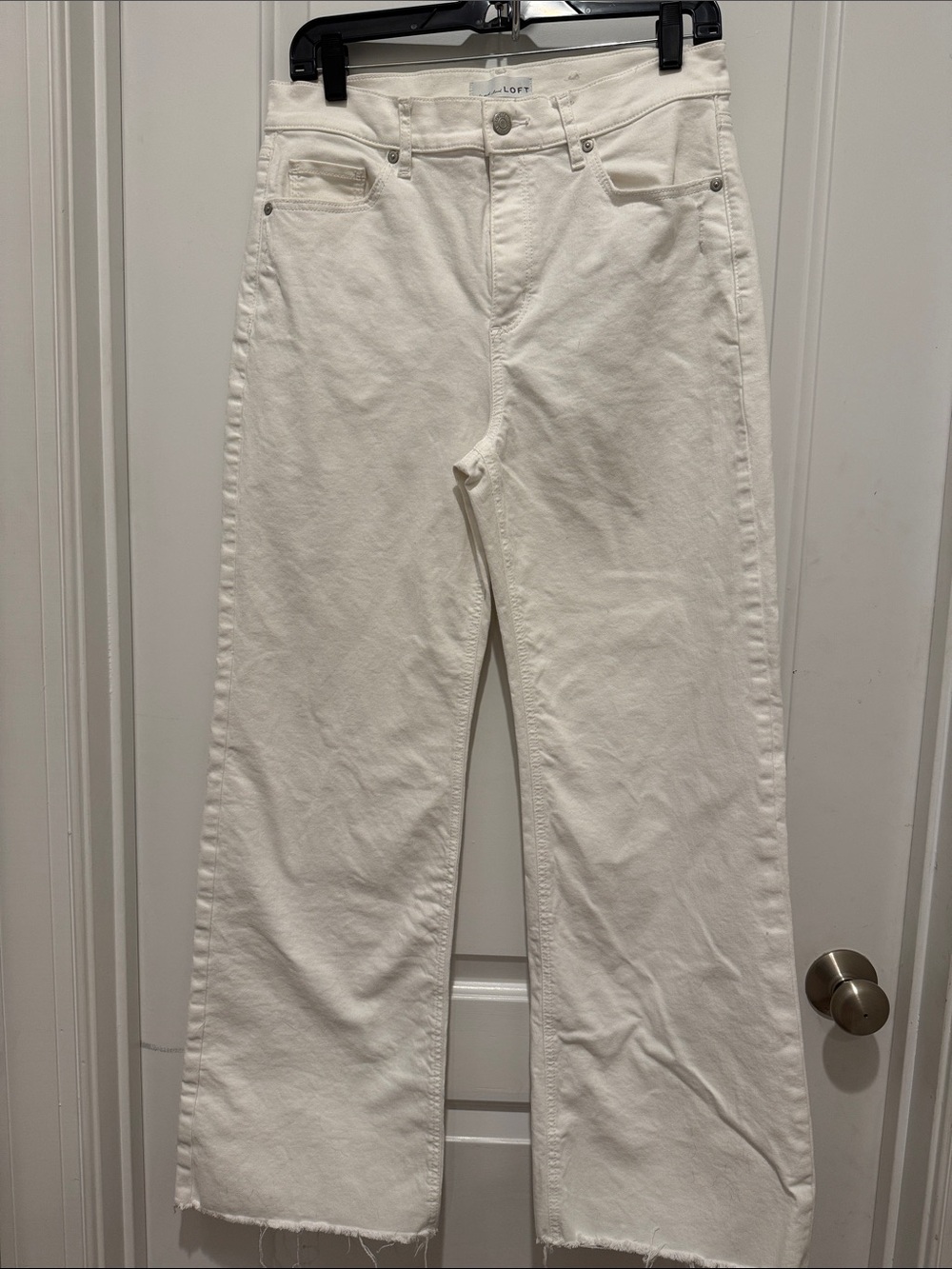 LOFT White Wide-Leg High-Rise Jeans size 6, can fit an 8.